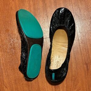 obsidian patent leather tieks!